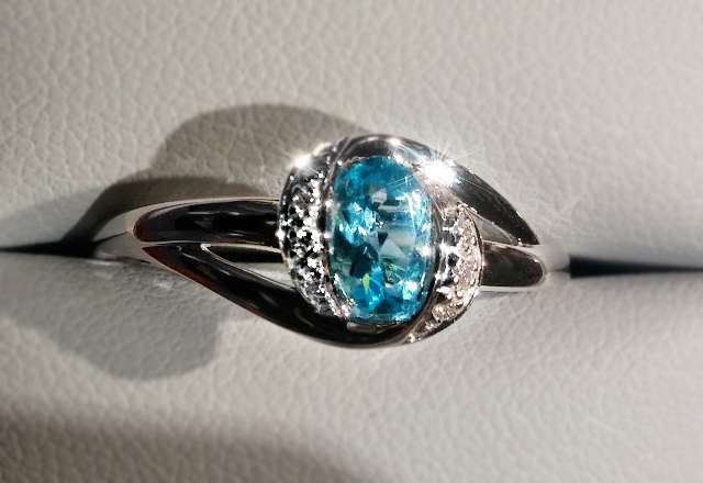 Prsten s diamanty a topazem Briline 3861939-0-54-93