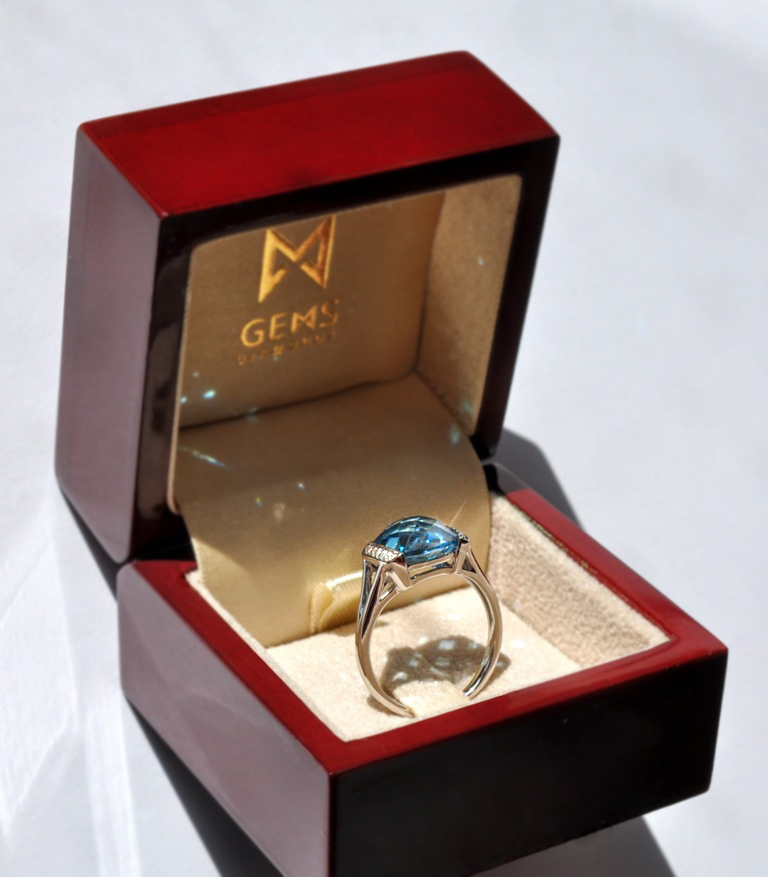 Prsten s diamanty a topazem Briline 386-1034.0.53.93