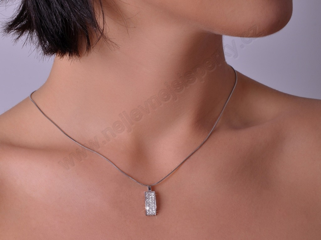 Masivní přívěsek s brilianty Briline 22507