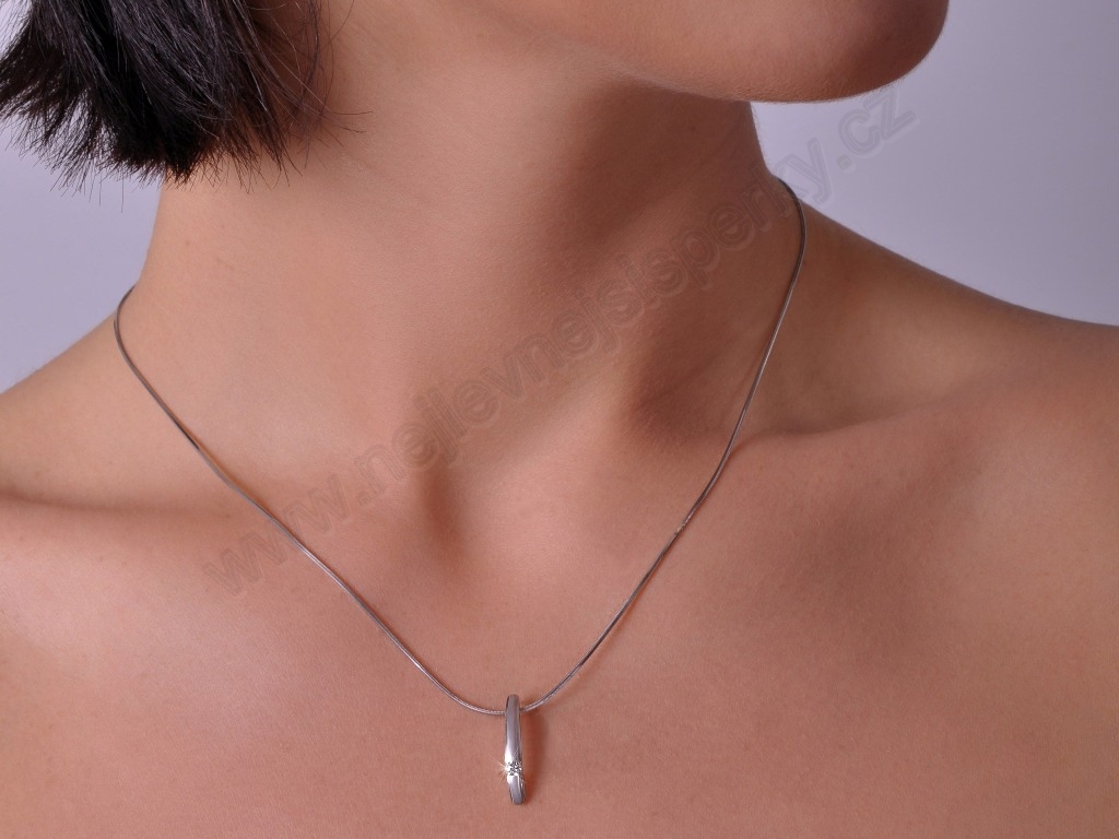 Moderní  přívěšek s diamantem Briline 39807