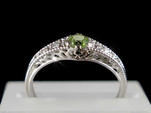Prsten s diamanty a peridotem Briline 14052917