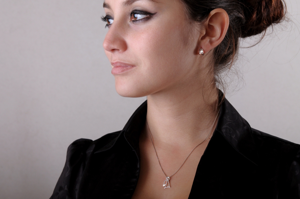 Briline přívěsek z bílého zlata andělíček M687-0031