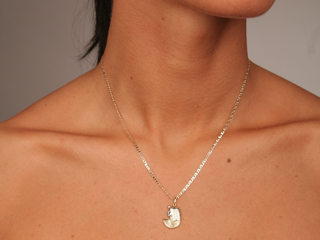 Zlatý přívěek Briline yw4