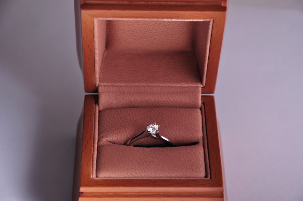 Zásnubní prsten s diamantem Briline 9107