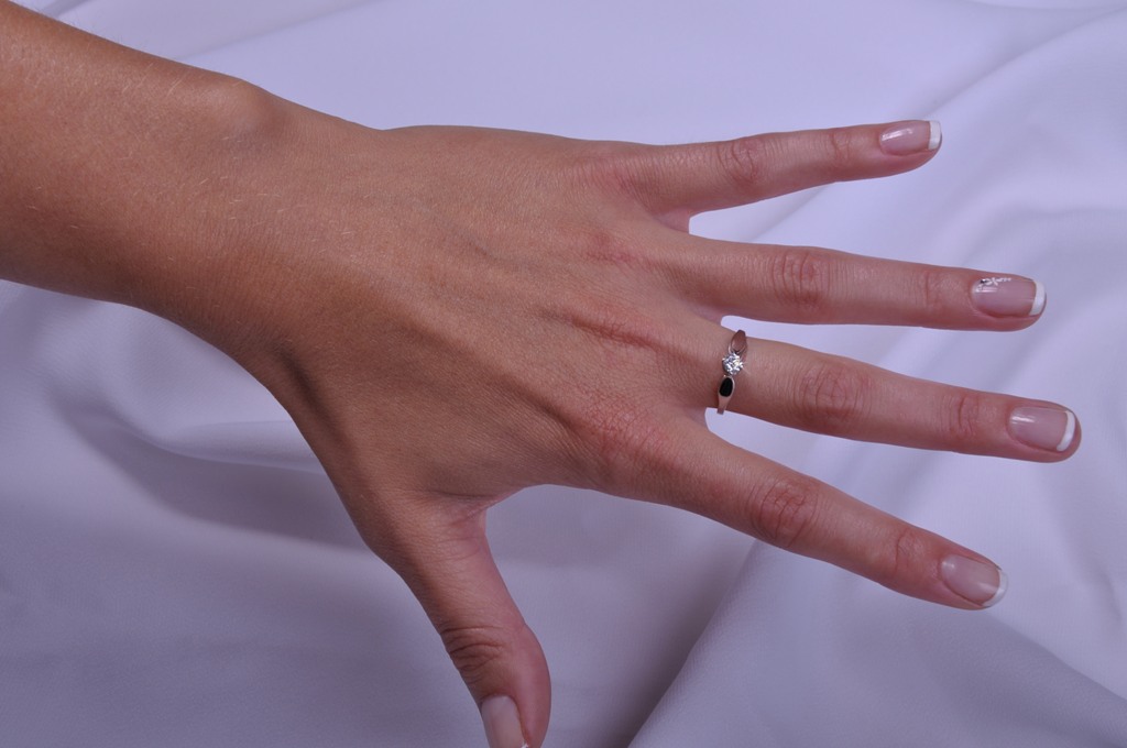 Zásnubní prsten s diamantem Briline 2607