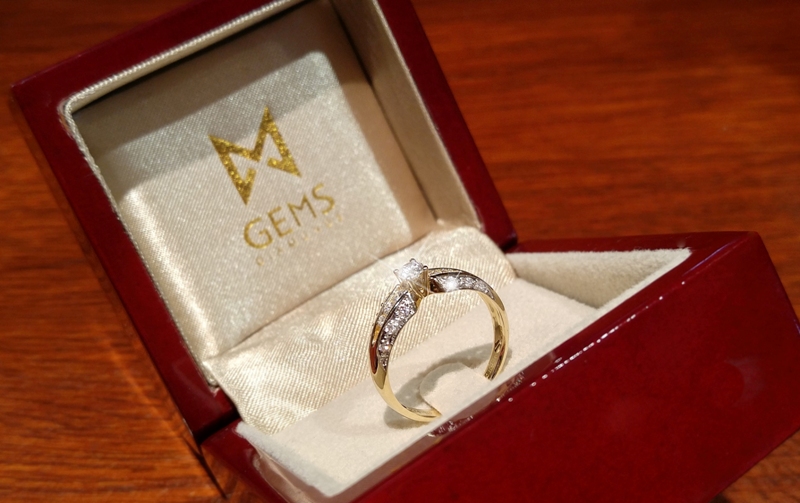 Diamantový prsten GEMS diamonds, žluté zlato 3811233-5-55-99