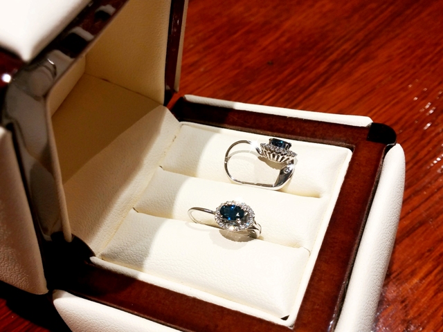 Náušnice s diamanty a safírem Briline 388-0120-safir