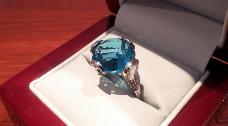 Prsten s diamanty a topazem Briline 386-0987.0.56.93